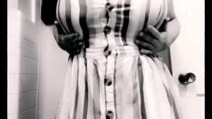 Milf Flashes Some Curves